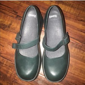 CAMPER forest green platform Mary Janes